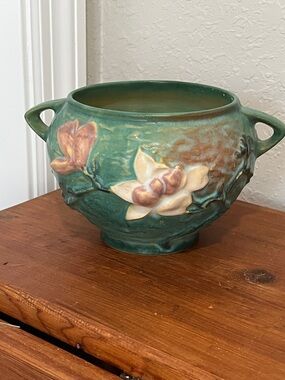 Roseville Pottery Vintage Magnolia Jardiniere 2 Handle planter 1945 #665-4